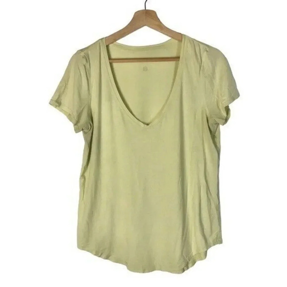 Lululemon Love Tee V Lemon Ice Short Sleeve Athletic Top 6 - Picture 1 of 5